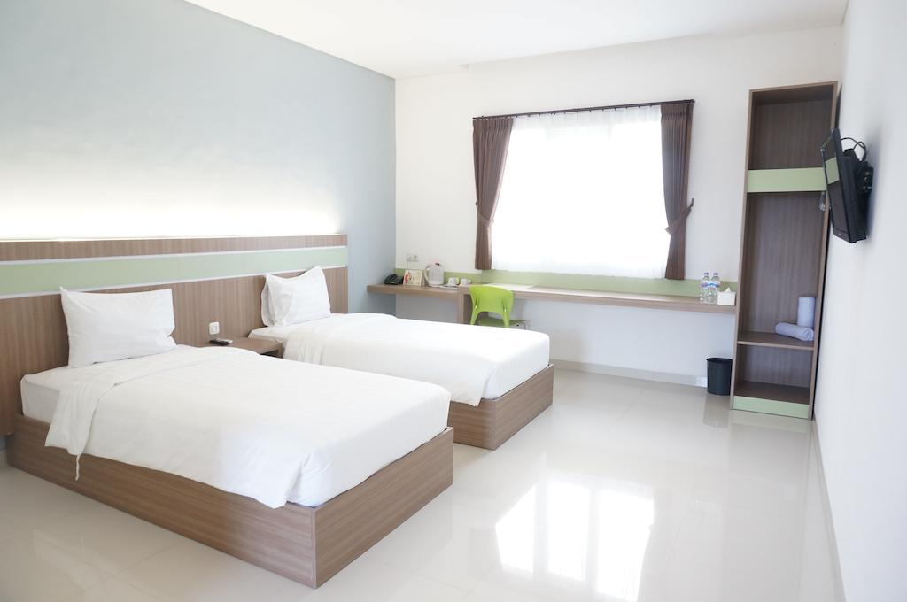 Rumah Cassa Guest House Surabaya Rom bilde