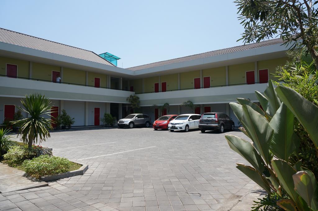 Rumah Cassa Guest House Surabaya Eksteriør bilde