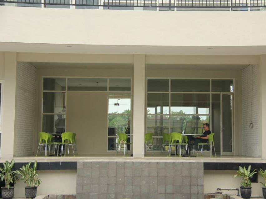 Rumah Cassa Guest House Surabaya Eksteriør bilde