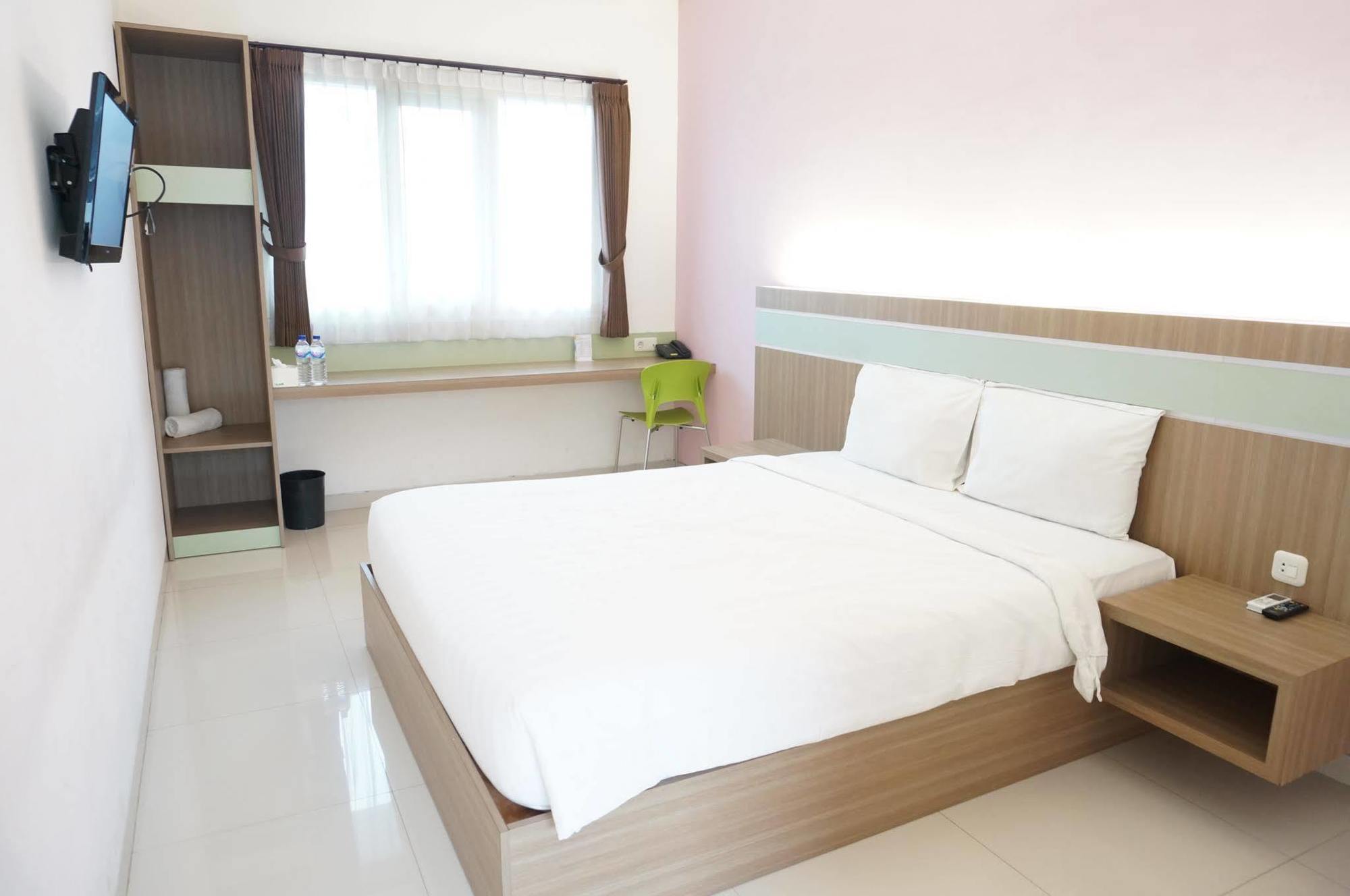Rumah Cassa Guest House Surabaya Eksteriør bilde