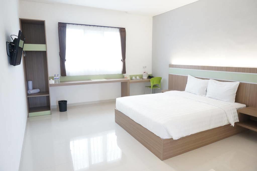 Rumah Cassa Guest House Surabaya Eksteriør bilde